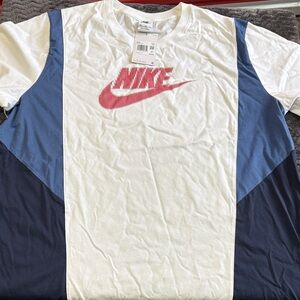 Nike Men's White and Navy Panel T-Shirt size 2XL new tags, beautiful shirt
